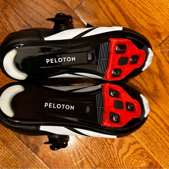 Peloton Cycling Shoes - Picture 2 of 4